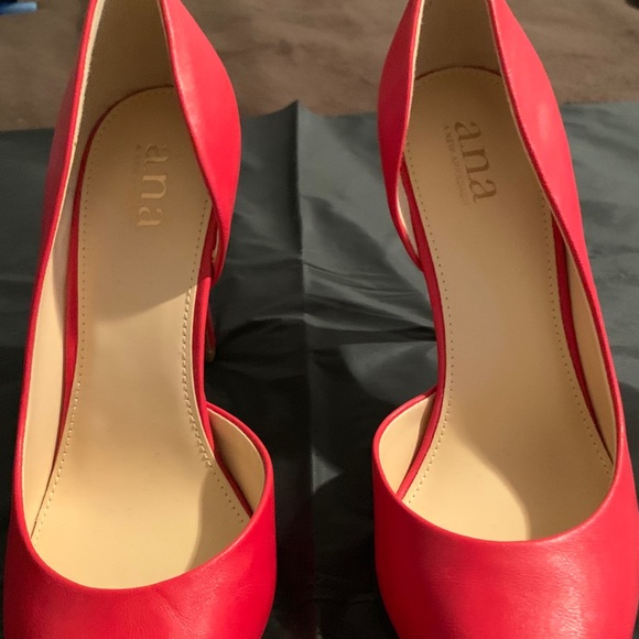 Shoes - Picture 2 of 3